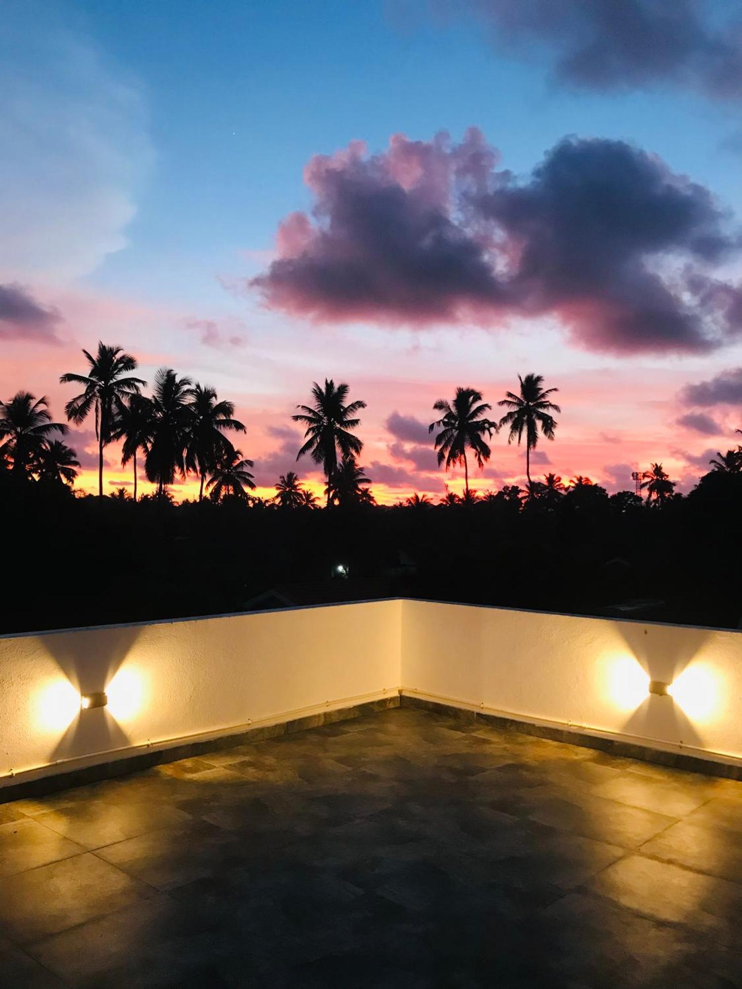 Sri White Villa Airport Boutique Hotel Katunayaka Eksteriør billede