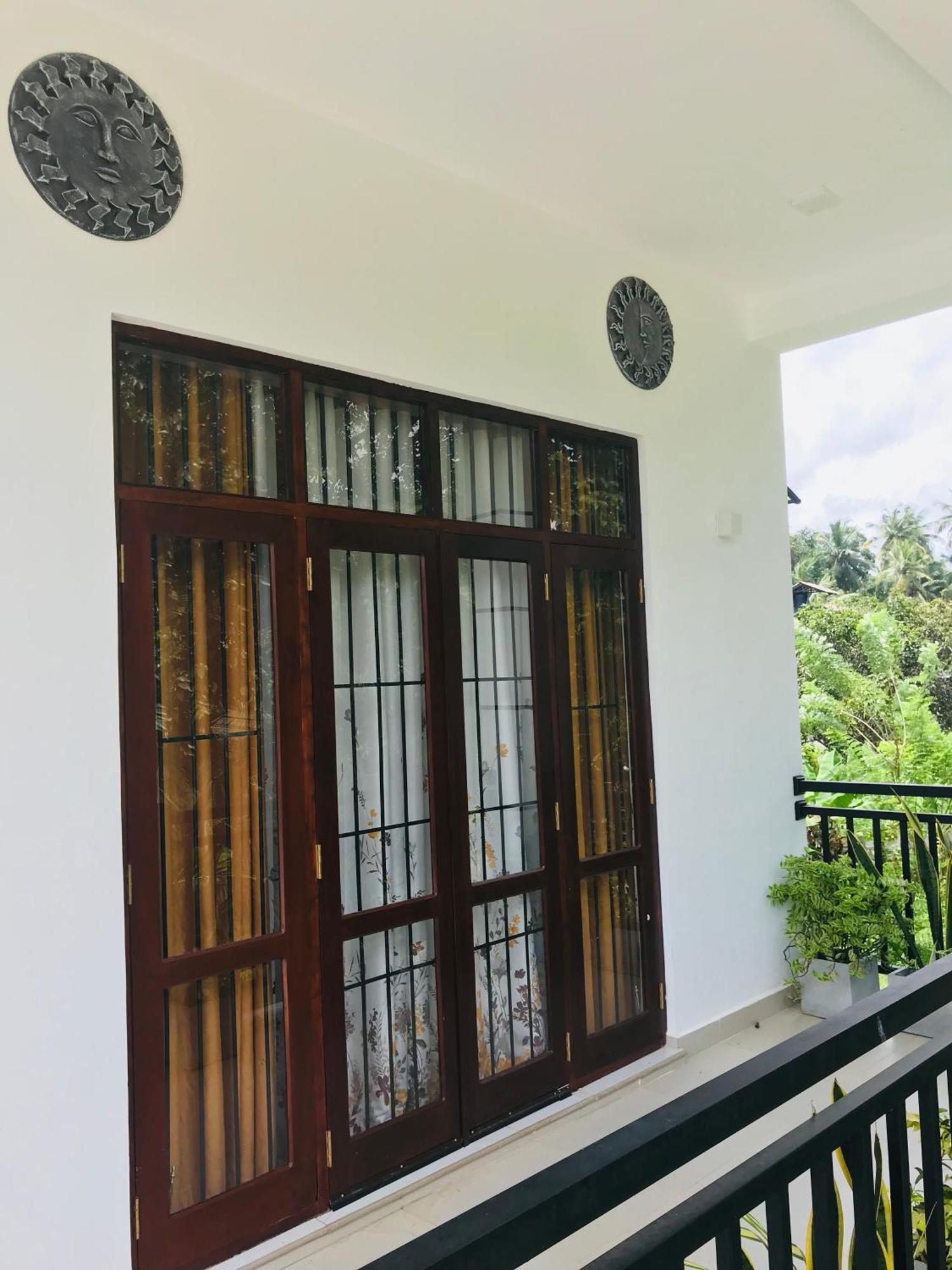 Sri White Villa Airport Boutique Hotel Katunayaka Eksteriør billede