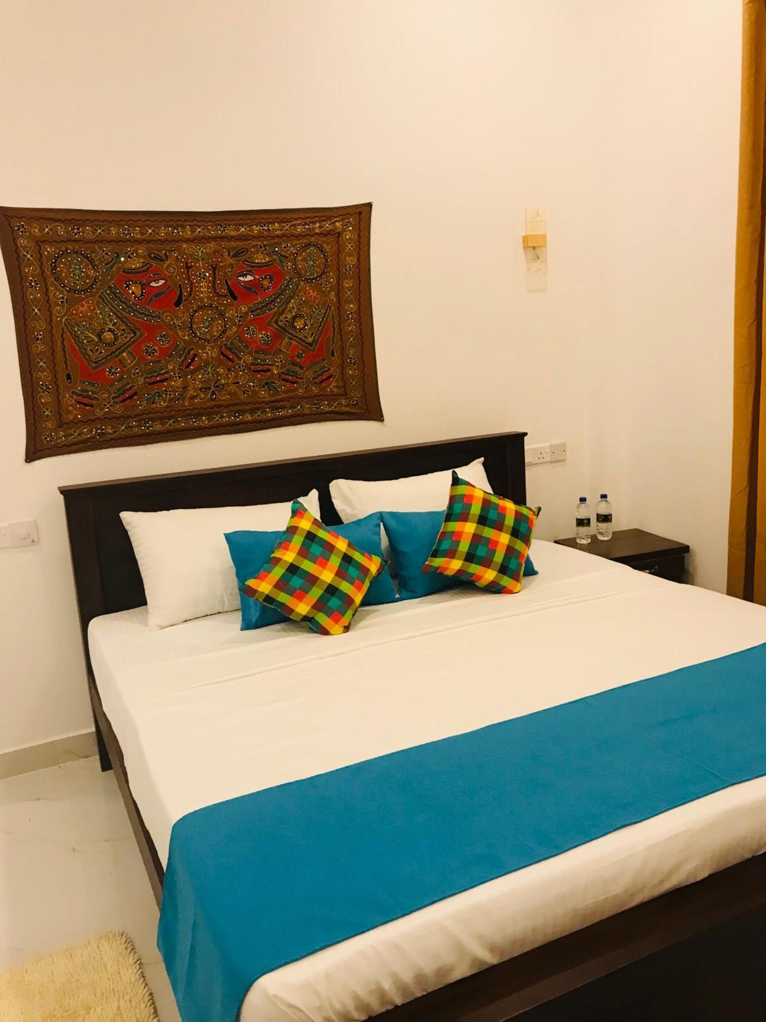 Sri White Villa Airport Boutique Hotel Katunayaka Eksteriør billede