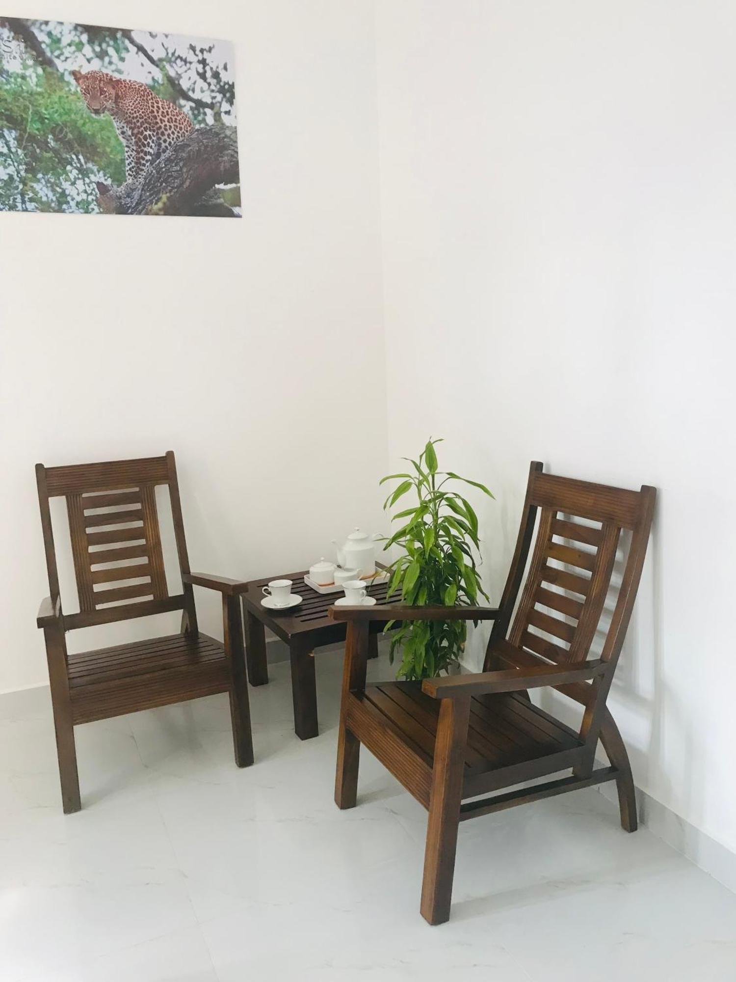 Sri White Villa Airport Boutique Hotel Katunayaka Eksteriør billede