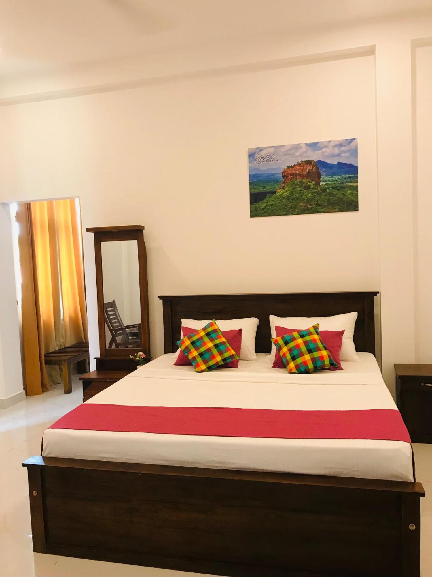 Sri White Villa Airport Boutique Hotel Katunayaka Eksteriør billede