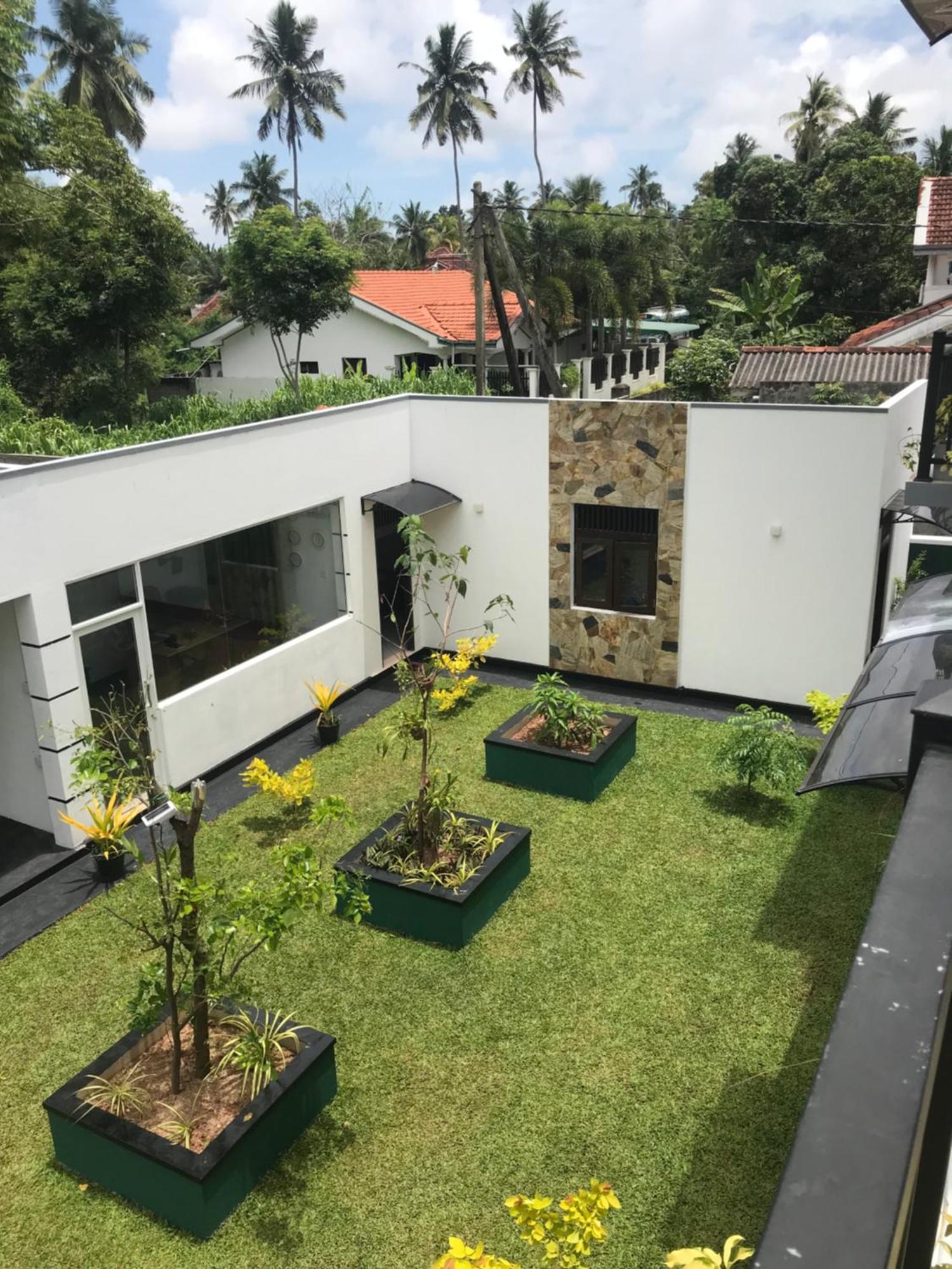 Sri White Villa Airport Boutique Hotel Katunayaka Eksteriør billede