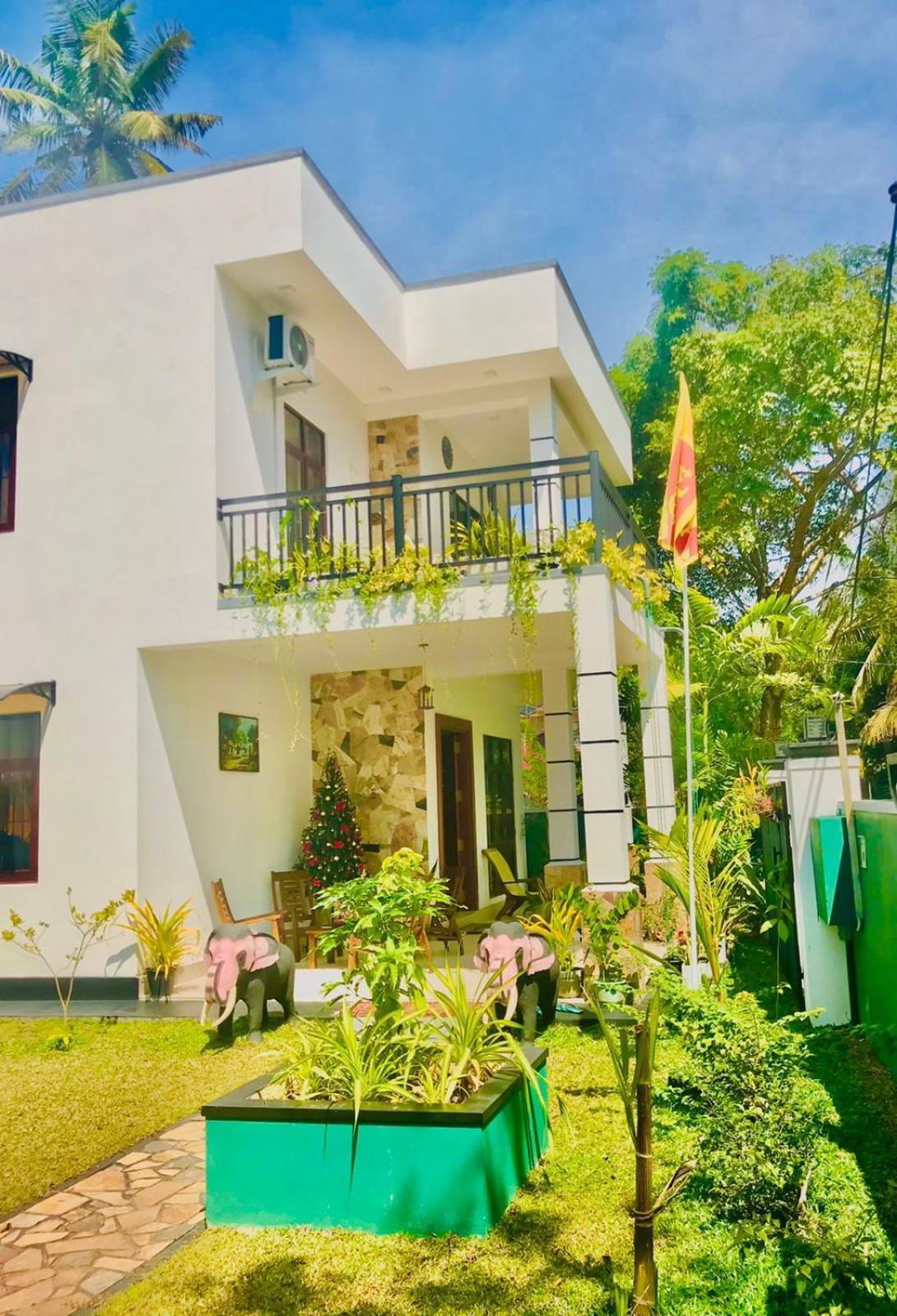 Sri White Villa Airport Boutique Hotel Katunayaka Eksteriør billede